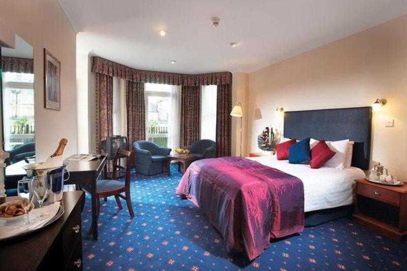 Connaught Lodge Bournemouth Bagian luar foto