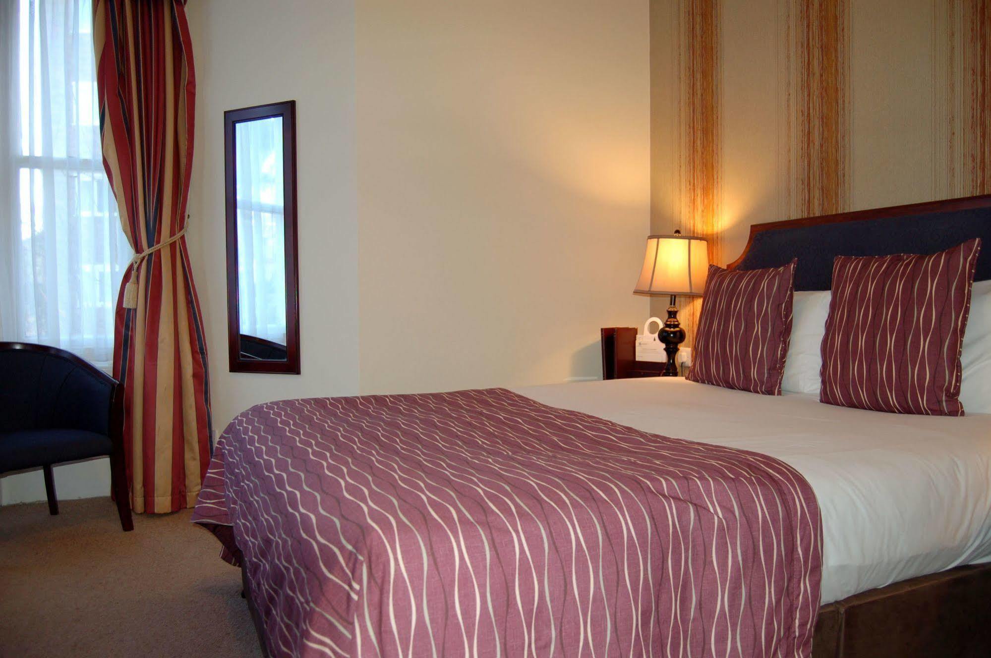 Connaught Lodge Bournemouth Bagian luar foto